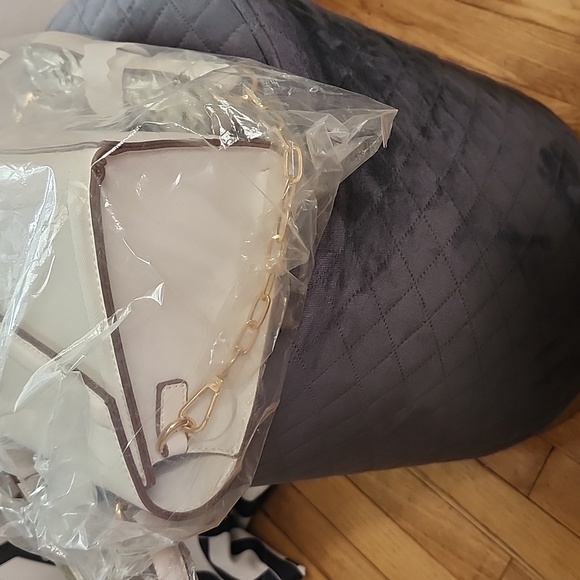 Handbag - Picture 8 of 8